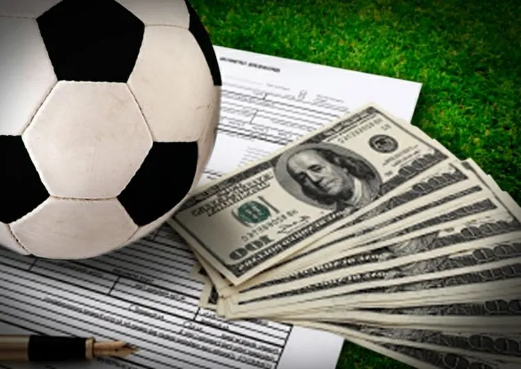 Kỹ Thuật Kiểm Soát Bóng Bằng Ngực Và Đùi Trong Bóng Đá 2 Kỹ Thuật Kiểm Soát Bóng Bằng Ngực Và Đùi Trong Bóng Đá